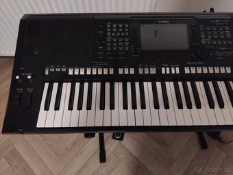 Yamaha psr 775 - 2