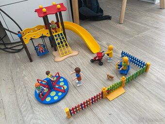 PLAYMOBIL - DĚTSKÉ HŘIŠTĚ - 2