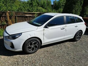 Hyundai i30 1.6 crdi r.v 2018 havarovane pojizdne - 2