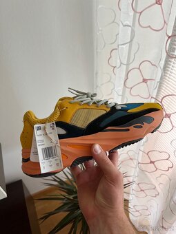 700 - 2