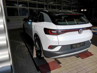 Volkswagen ID.4 PRO 150kw,LED,19" alu,senzory,nez.topení - 2