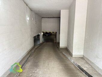 Prodej garážového stání, 18 m2 - Praha - Košíře, ev.č. 00790 - 2