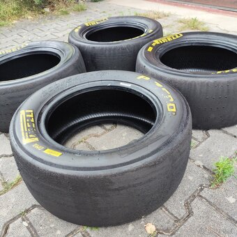 Závodní pneu PIRELLI 200/540 R13 - 2
