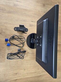 Monitor LG Flatron W2241S-BF – 22" LCD - 2