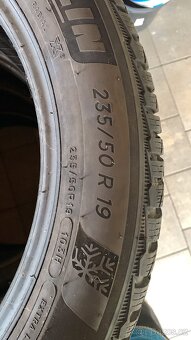 235/50R19 - 2