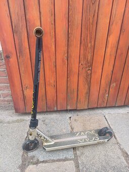 Freestylová koloběžka Maddgear Kaos - 2