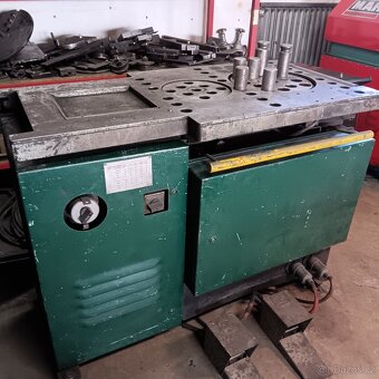 Ohýbačka trubek a armatur TVARS 40.1 - 2