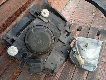 VW T4 přední světla + blinkry - 2