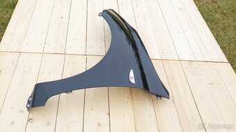 HYUNDAI i20 Blatník LP černý - 2