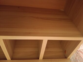 Police na stěnu - 2