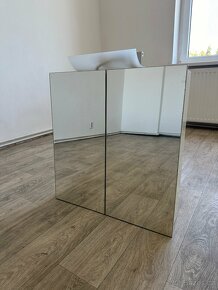 Skříňka se zrcadlem do koupelny, s lampou - 2