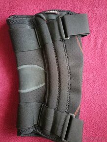 Kolenní ortéza Shock Doctor 870 XL - 2