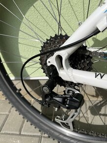 Dívčí horské kolo CUBE velikost 17, kola 26” - 2