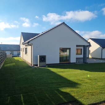 Pronájem novostavby rodinného domu 153 m², s pozemkem 1000 m - 2