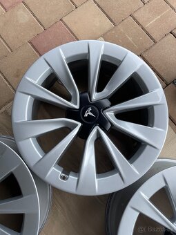 TESLA KOLA R19x8.5J - 2