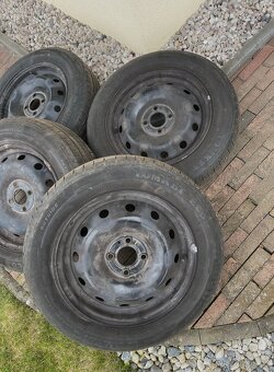 Plechové disky 4x108 15 s letním pneu 185/65 R15 - 2