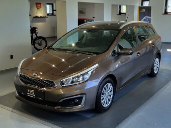 Kia Ceed 1.6 GDI 99KW Kombi Benzín TAŽNÉ Handsfree - 2