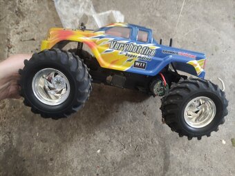 RC truck Tamiya - 2