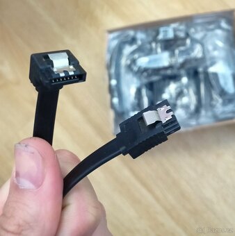 Sata kabely datové k hdd a ssd (cena za pár) - 2