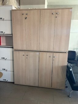 prodám zamykatelné skřínky 82x115x48 - 2