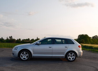 Audi A3 sportback 1,6MPI 75kw, serviska, výhřevy - 2