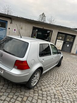 VW GOLF IV - 2