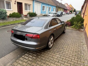 Audi A8 - 2