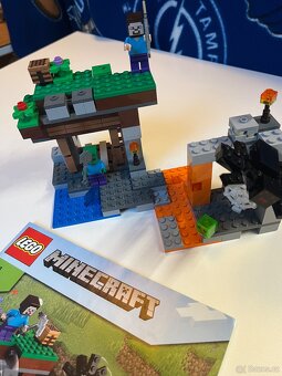Lego Minecraft 21166 - 2