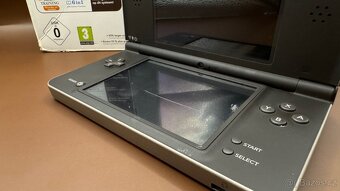 Nintendo DSi XL - 2