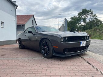Dodge Challenger 5.7 L V8 280 kW - 2