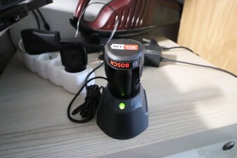 Bosh aku vysavač EasyVac 12 nové záruka+baterie 2Ah - 2