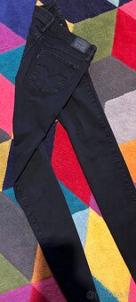 LEVIS DÁMSKÉ STREČOVÉ BLACK SLIM DŽÍNY JEANS W 30 - 2