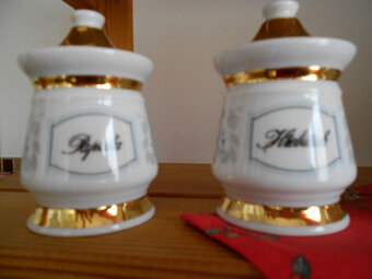 Porcelánové kořenky - 2