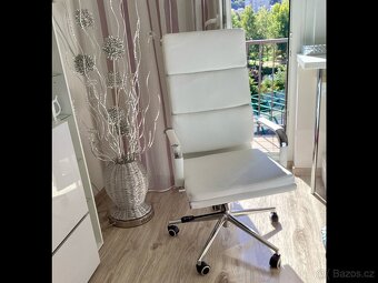 Kancelářské křeslo. - 2