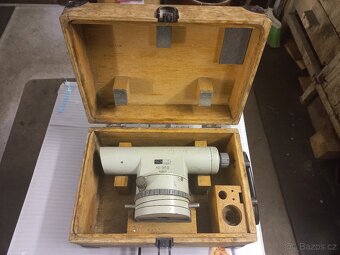 Nivelační přístroj  DDR - 2