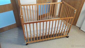 Dětská dřevěná postýlka - 2