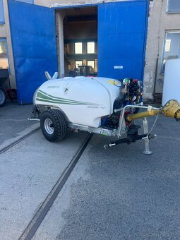 TAŽENÝ ROSIČ CARRAROSPRAY 1000L - 2