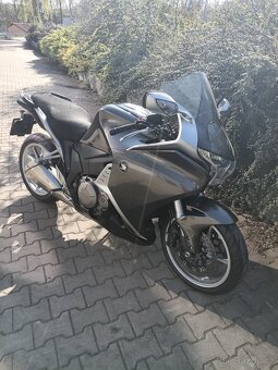 Honda vfr 1200f - 2