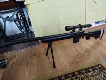 Airsoftová zbraň - 2