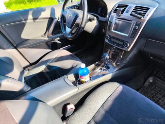 Avensis - 2
