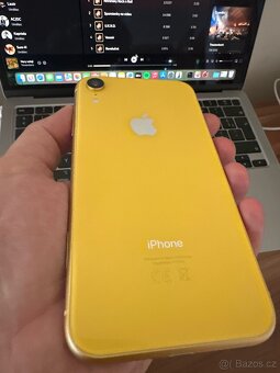 Iphone XR - baterie 100% - 2