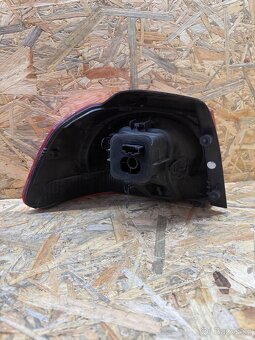 Prave zadni svetlo Vw Golf 6 - 2