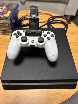 PlayStation 4 Slim 1 TB + příslušenství + hry - 2