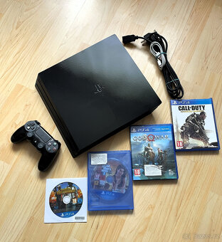 Playstation 4 PRO 1TB / 4x hry / příslušenství - 2