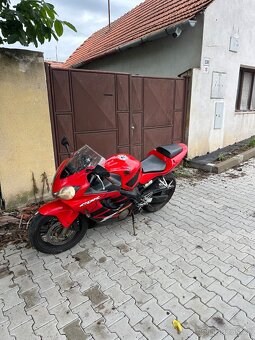 Honda CBR 600 f-sport - 2
