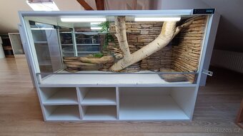 Plně vybavené terarium 124x85x45 cm (d-h-v) - 2