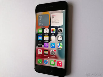 Smartphone Apple iPhone 7 128GB Black - chytrý telefon - 2