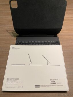 iPad Magic Keyboard CZ model A2261 - 2