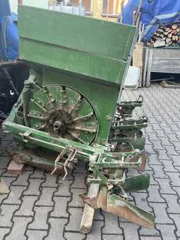 Prodám sazeč brambor - 2