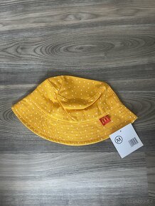 Žlutý klobouk McDonald’s - 2